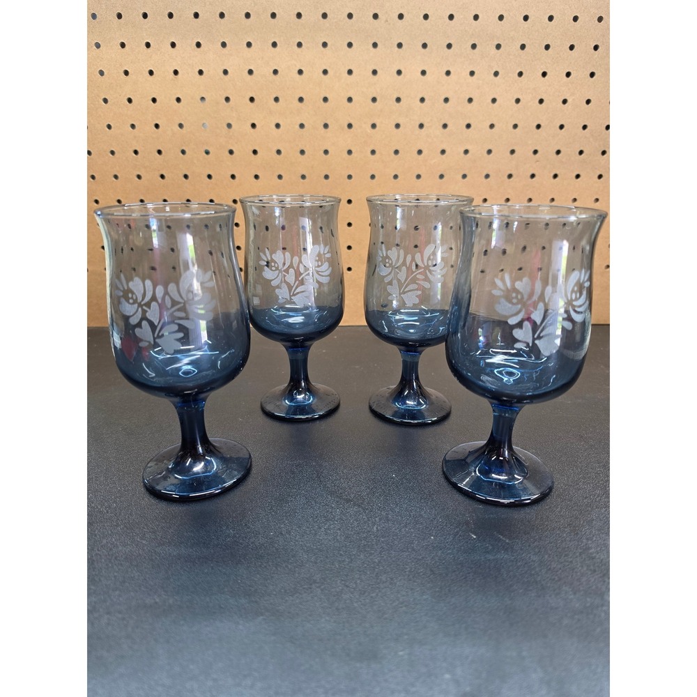 Pfaltzgraff Yorktowne Blue Glass Goblets Etched Floral Set of 4 USA Vintage